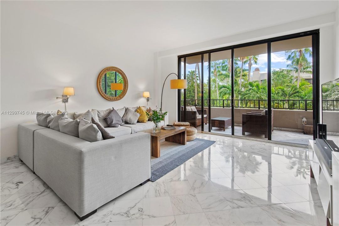 Recently Sold: $977,900 (2 beds, 2 baths, 1532 Square Feet)