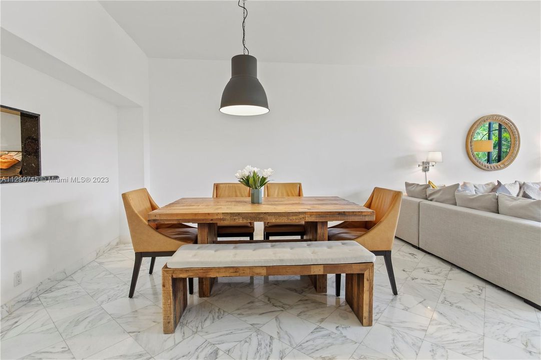 Recently Sold: $977,900 (2 beds, 2 baths, 1532 Square Feet)