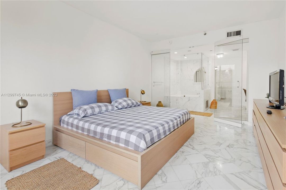 Recently Sold: $977,900 (2 beds, 2 baths, 1532 Square Feet)