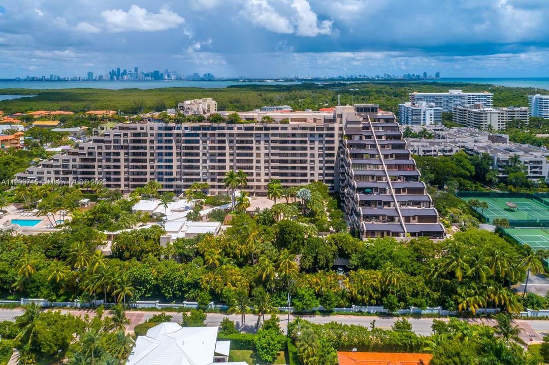 Recently Sold: $977,900 (2 beds, 2 baths, 1532 Square Feet)