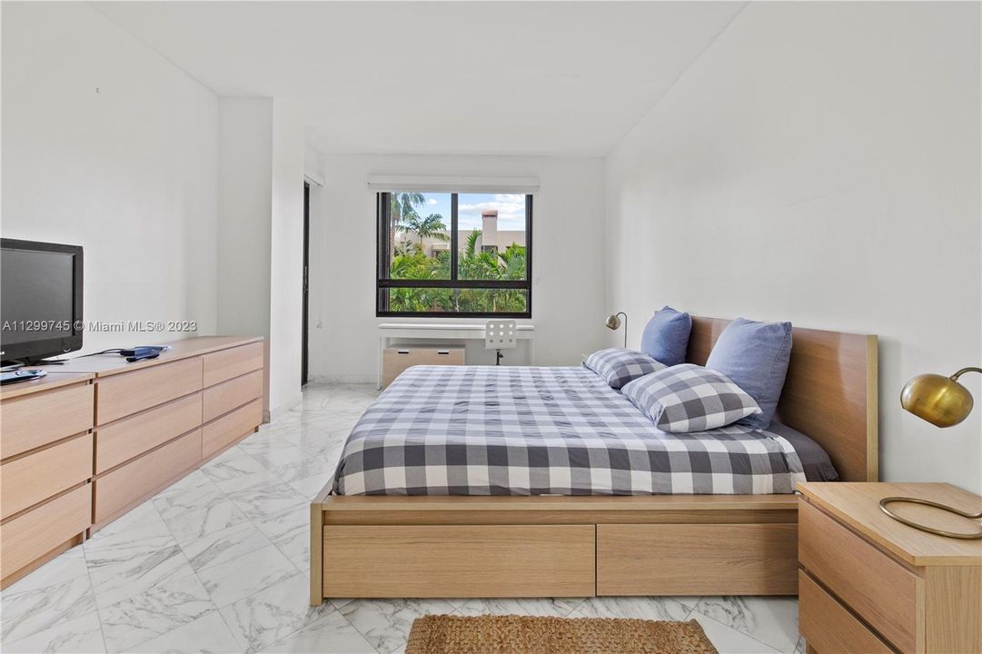 Recently Sold: $977,900 (2 beds, 2 baths, 1532 Square Feet)