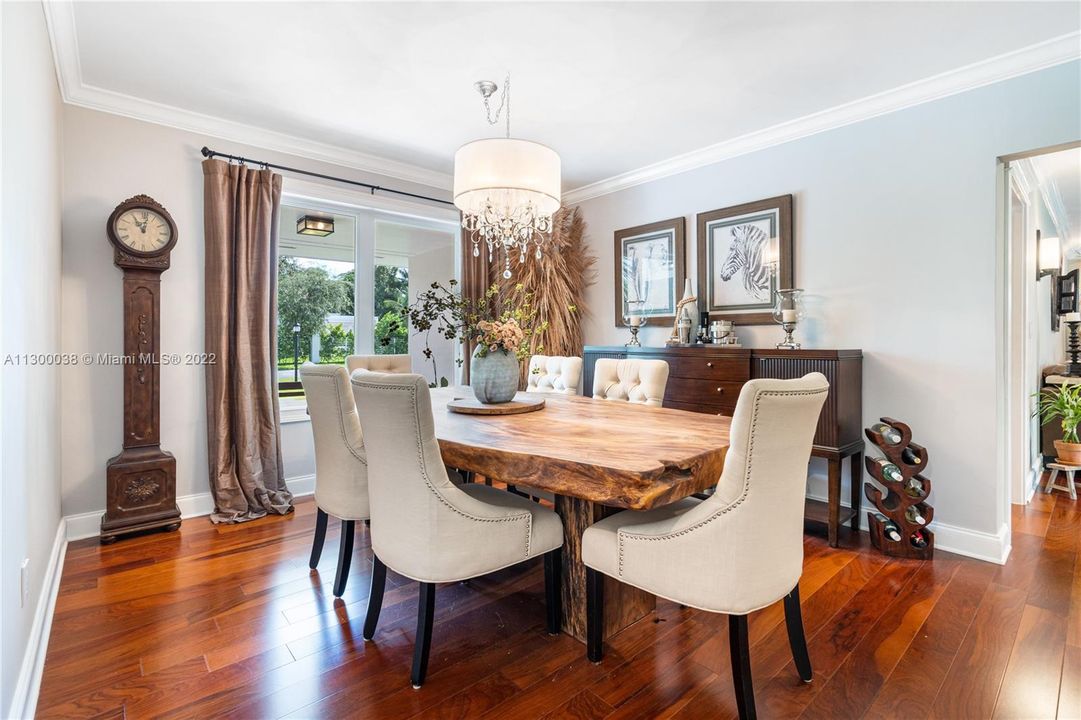 Recently Sold: $2,150,000 (5 beds, 4 baths, 2807 Square Feet)