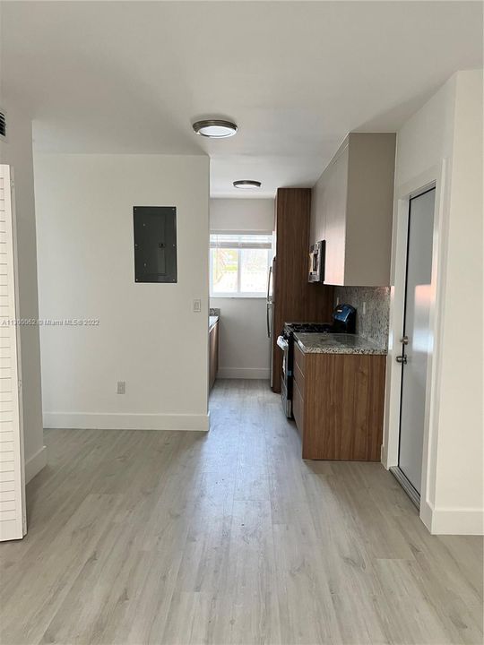 Recently Rented: $3,500 (2 beds, 2 baths, 4213 Square Feet)