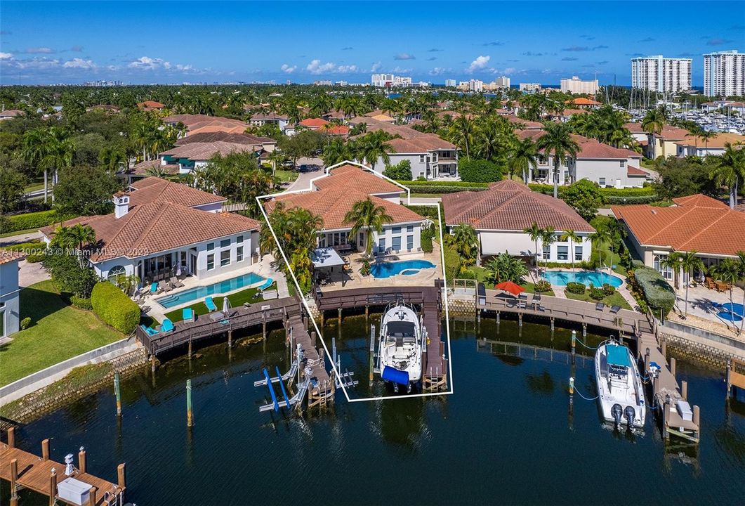 Recently Sold: $3,250,000 (4 beds, 4 baths, 3932 Square Feet)