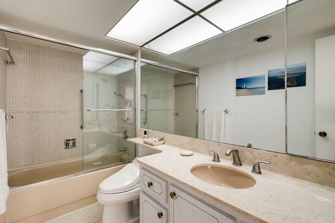 最近售出: $1,490,000 (2 贝兹, 2 浴室, 1782 平方英尺)