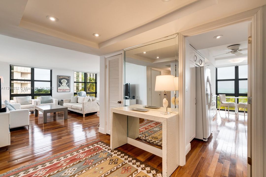 最近售出: $1,490,000 (2 贝兹, 2 浴室, 1782 平方英尺)