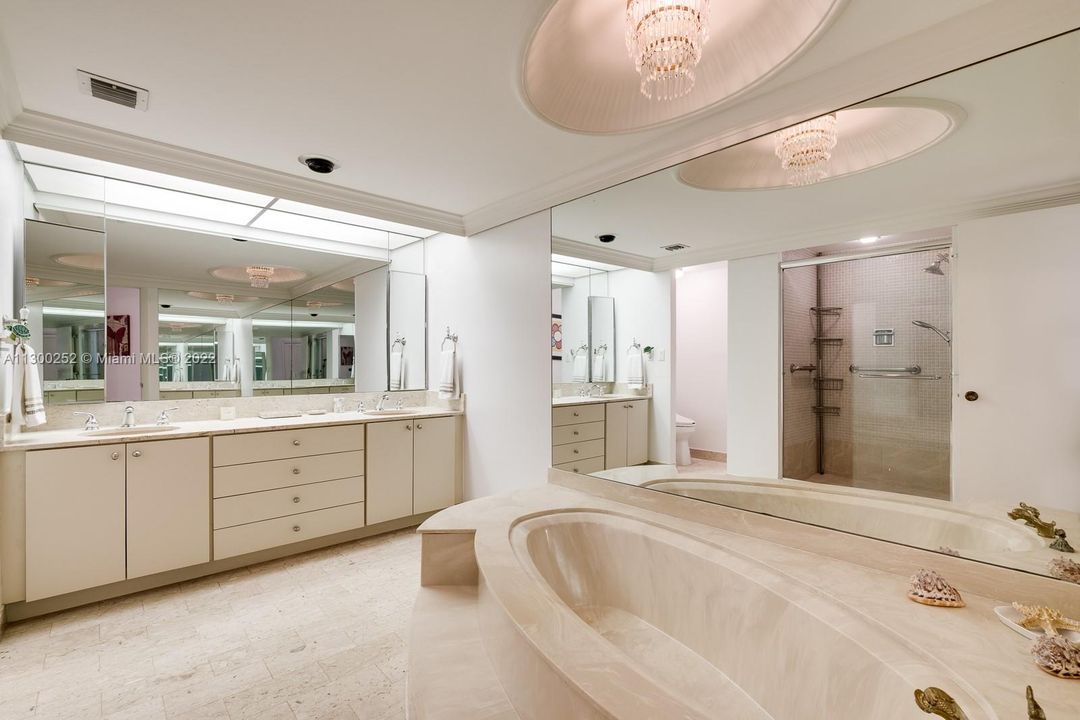 最近售出: $1,490,000 (2 贝兹, 2 浴室, 1782 平方英尺)