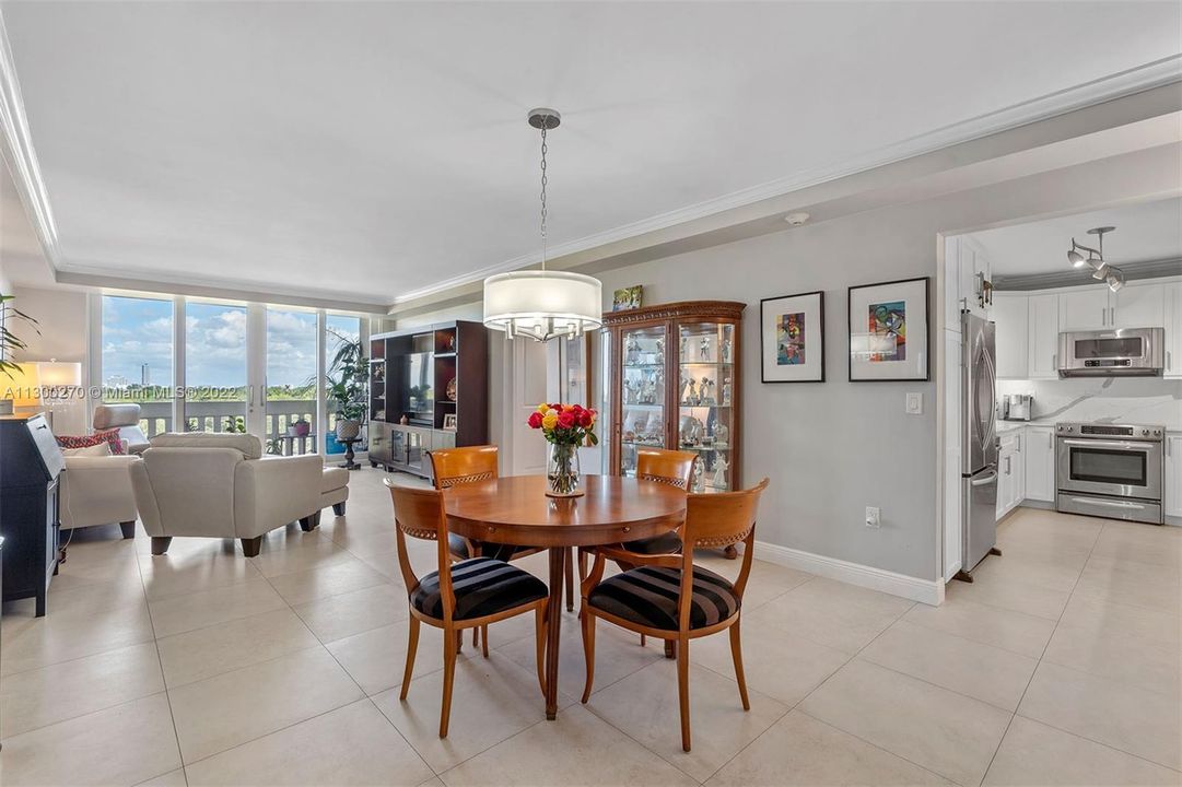 Recently Sold: $795,000 (2 beds, 2 baths, 1310 Square Feet)