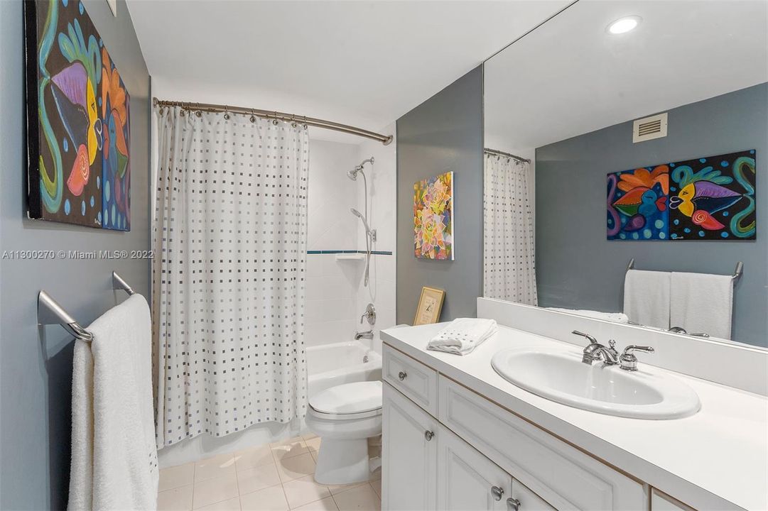 Recently Sold: $795,000 (2 beds, 2 baths, 1310 Square Feet)