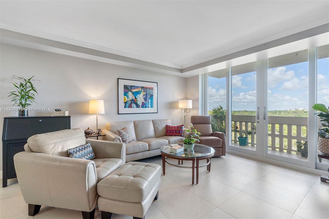 Recently Sold: $795,000 (2 beds, 2 baths, 1310 Square Feet)