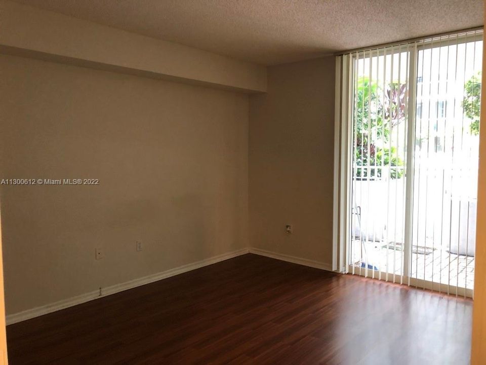 Recently Rented: $2,000 (1 beds, 1 baths, 701 Square Feet)