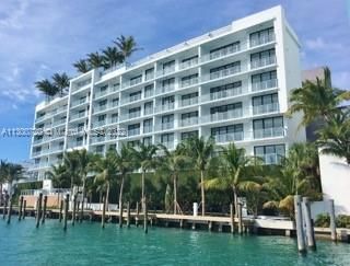 Recently Sold: $1,400,000 (1 beds, 1 baths, 1029 Square Feet)