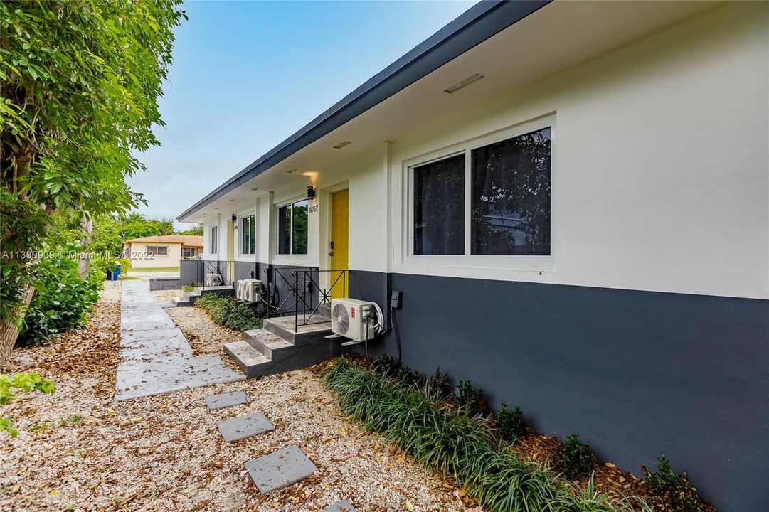 最近租的: $2,800 (2 贝兹, 1 浴室, 850 平方英尺)