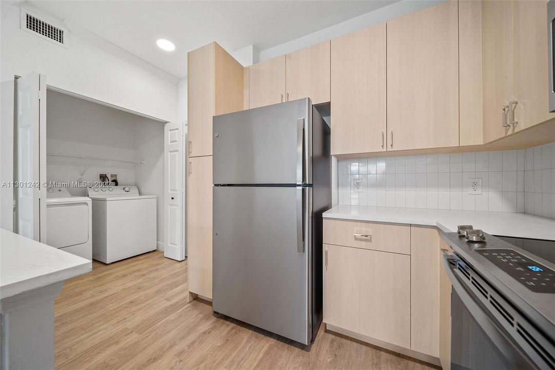 Recently Rented: $2,230 (2 beds, 2 baths, 1059 Square Feet)