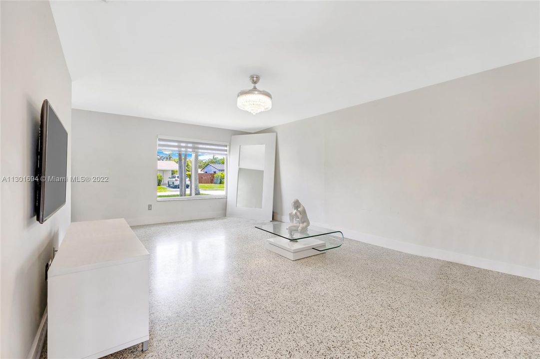 Recently Sold: $630,000 (2 beds, 2 baths, 1515 Square Feet)