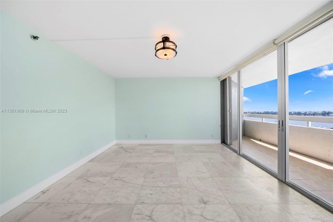 Recently Sold: $730,000 (2 beds, 2 baths, 1316 Square Feet)