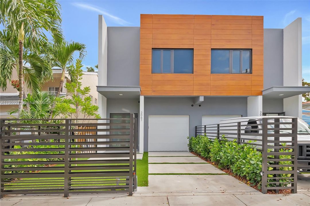 Recently Sold: $2,000,000 (4 beds, 5 baths, 2417 Square Feet)
