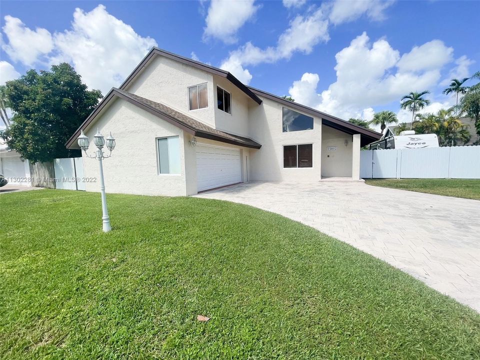 最近租的: $4,550 (3 贝兹, 2 浴室, 1832 平方英尺)