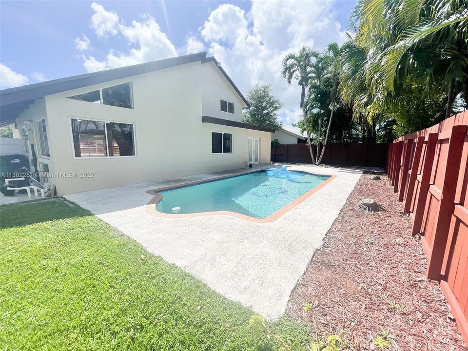 最近租的: $4,550 (3 贝兹, 2 浴室, 1832 平方英尺)