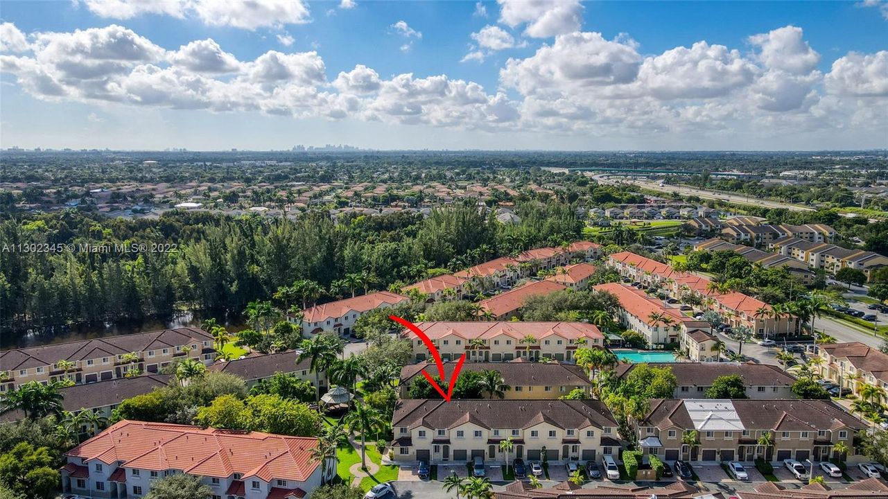 Недавно продано: $369,000 (3 спален, 2 ванн, 1716 Квадратных фут)