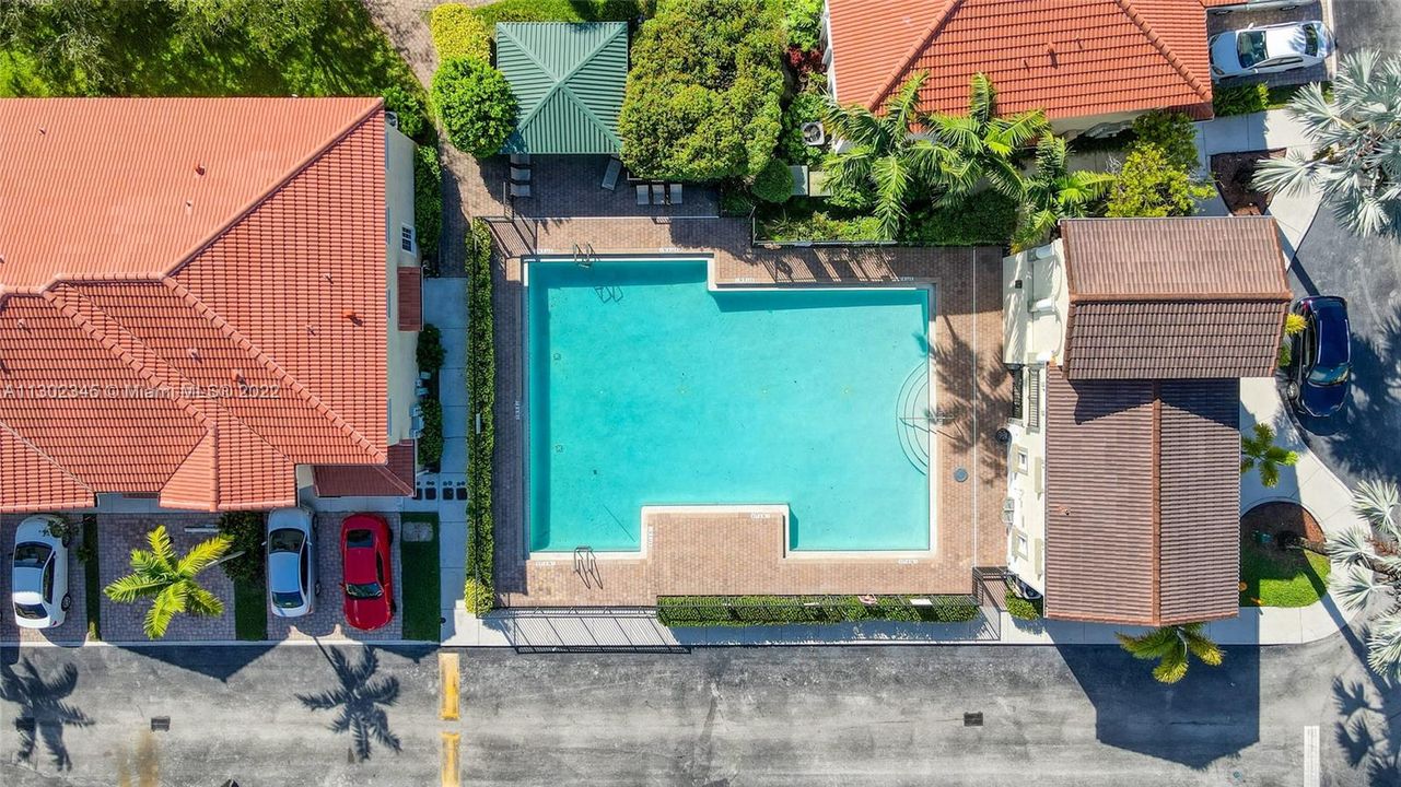 Недавно продано: $369,000 (3 спален, 2 ванн, 1716 Квадратных фут)