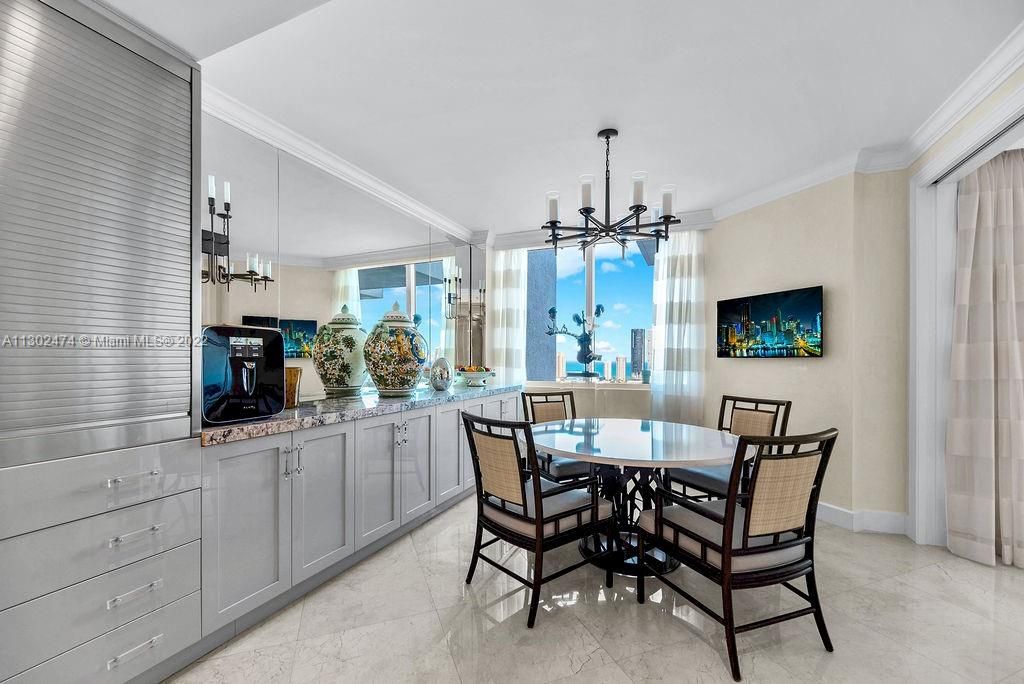 Recently Sold: $2,200,000 (3 beds, 3 baths, 3266 Square Feet)