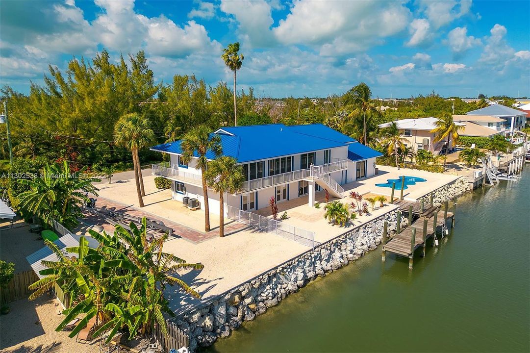Recently Sold: $2,999,000 (6 beds, 4 baths, 4230 Square Feet)