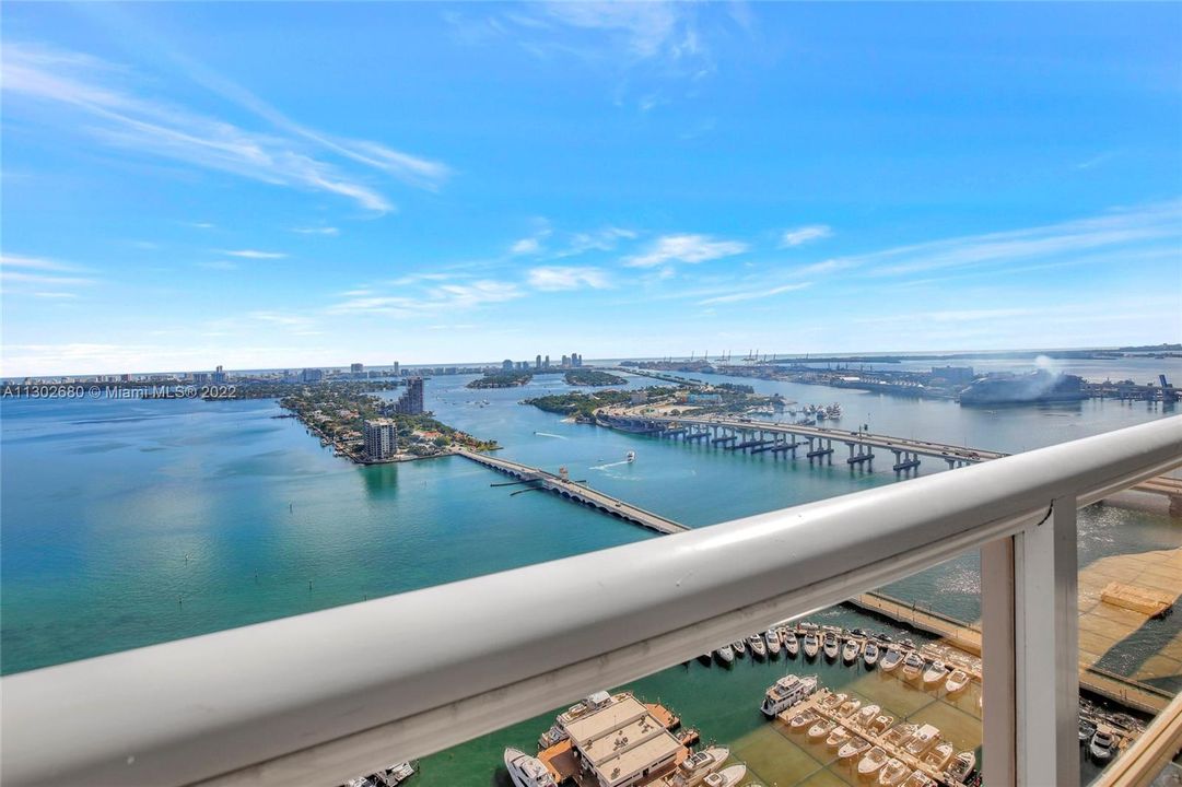 Recently Sold: $1,999,000 (4 beds, 3 baths, 3089 Square Feet)