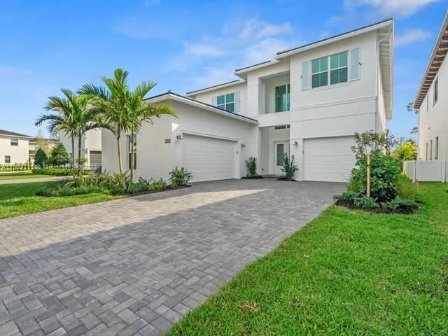 Recently Sold: $2,775,000 (5 beds, 5 baths, 5109 Square Feet)