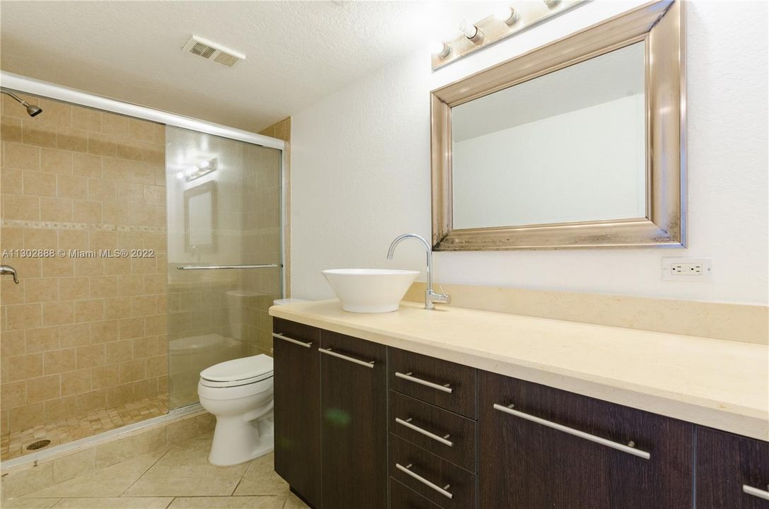 Недавно арендовано: $1,750 (1 спален, 1 ванн, 805 Квадратных фут)