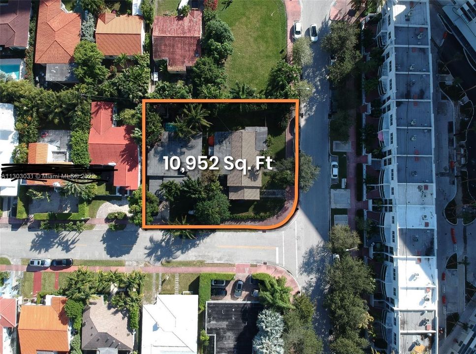 Recently Sold: $3,850,000 (2 beds, 2 baths, 1554 Square Feet)