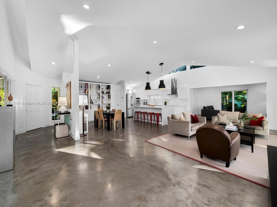 Recently Sold: $2,500,000 (4 beds, 3 baths, 2776 Square Feet)