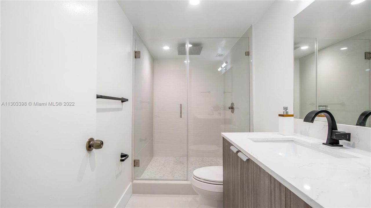 最近售出: $670,000 (2 贝兹, 2 浴室, 1362 平方英尺)