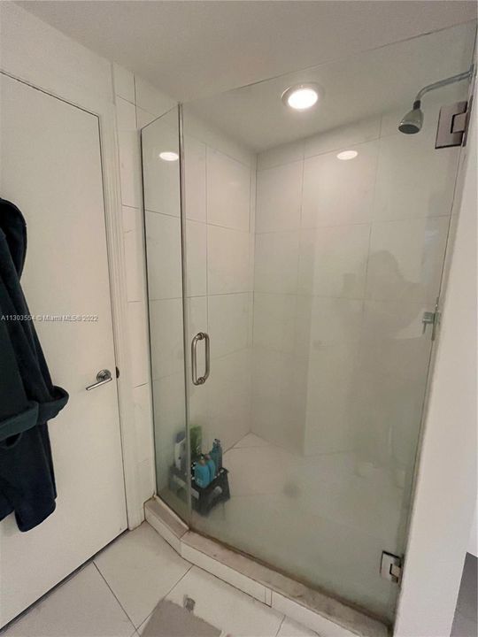 Recently Sold: $434,500 (1 beds, 1 baths, 806 Square Feet)