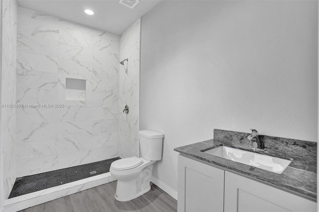 Vendido Recientemente: $400,000 (3 camas, 2 baños, 1889 Pies cuadrados)