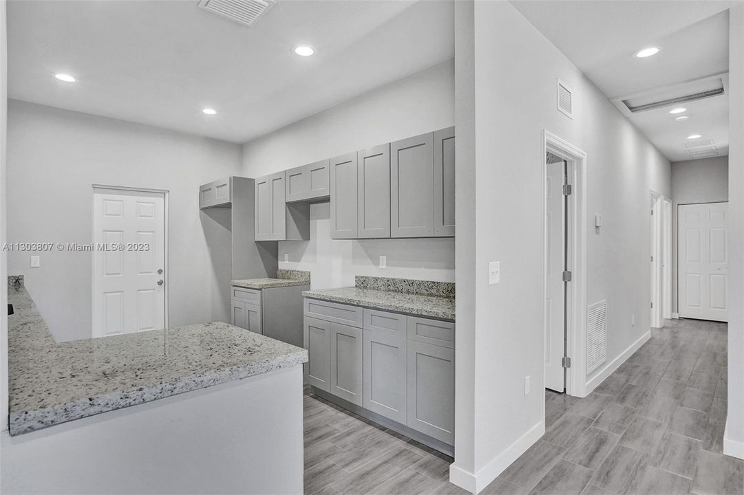Vendido Recientemente: $400,000 (3 camas, 2 baños, 1889 Pies cuadrados)
