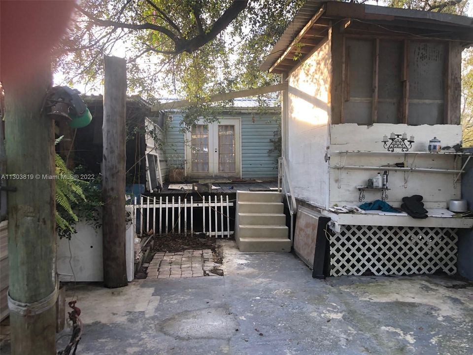 Recently Sold: $290,000 (3 beds, 2 baths, 1512 Square Feet)