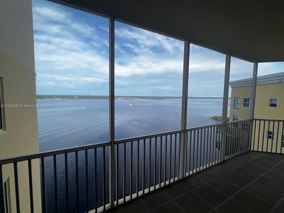 Vendido Recientemente: $449,000 (3 camas, 2 baños, 1721 Pies cuadrados)