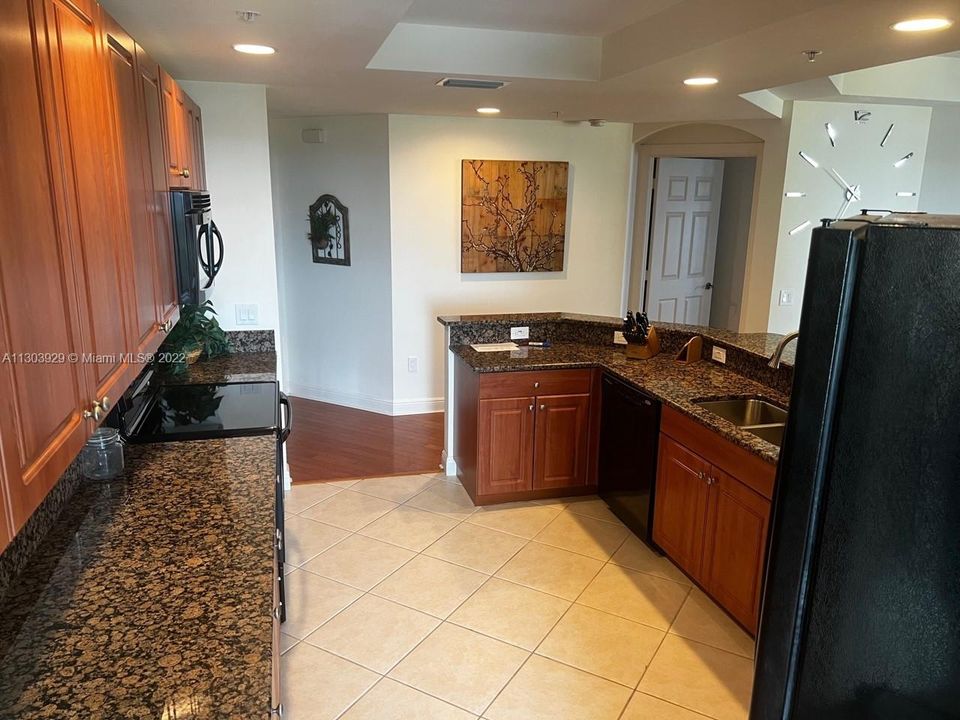 Vendido Recientemente: $449,000 (3 camas, 2 baños, 1721 Pies cuadrados)