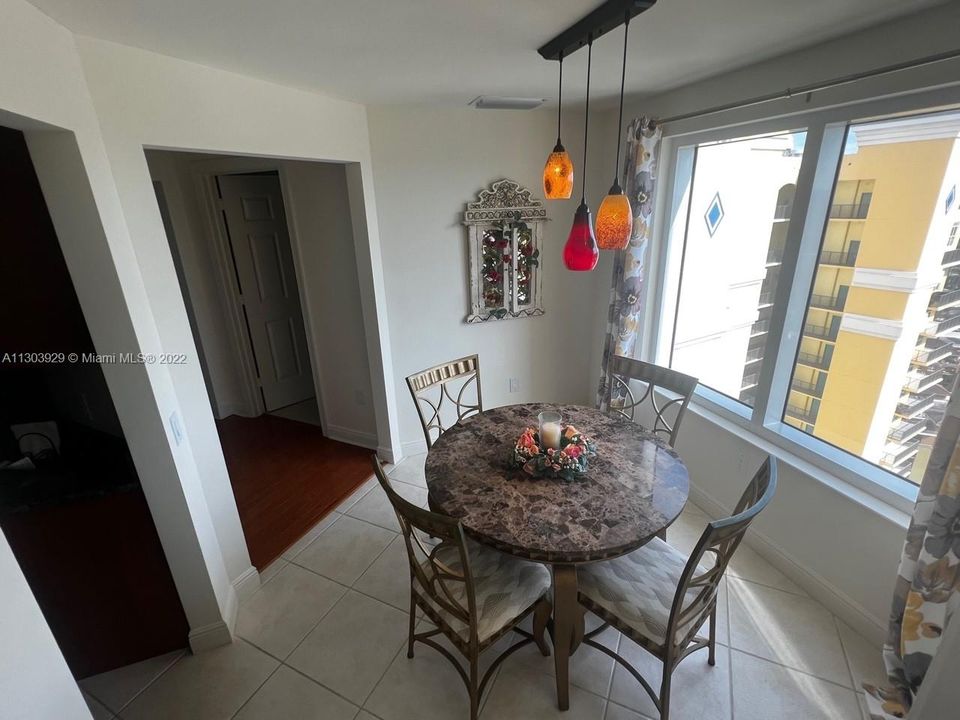 Vendido Recientemente: $449,000 (3 camas, 2 baños, 1721 Pies cuadrados)