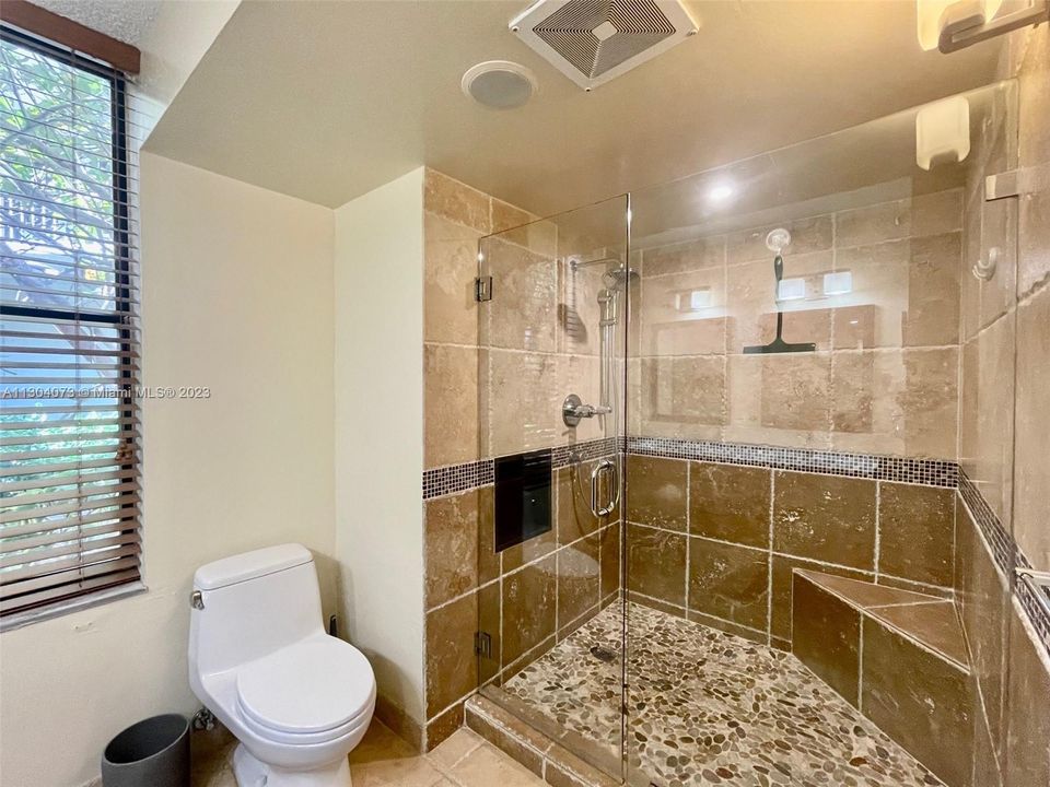 最近售出: $325,000 (2 贝兹, 2 浴室, 1293 平方英尺)