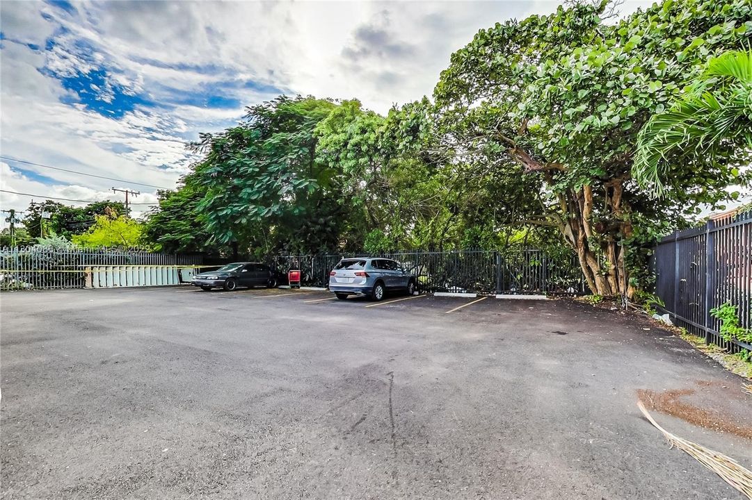 Недавно арендовано: $1,300 (0 спален, 1 ванн, 400 Квадратных фут)