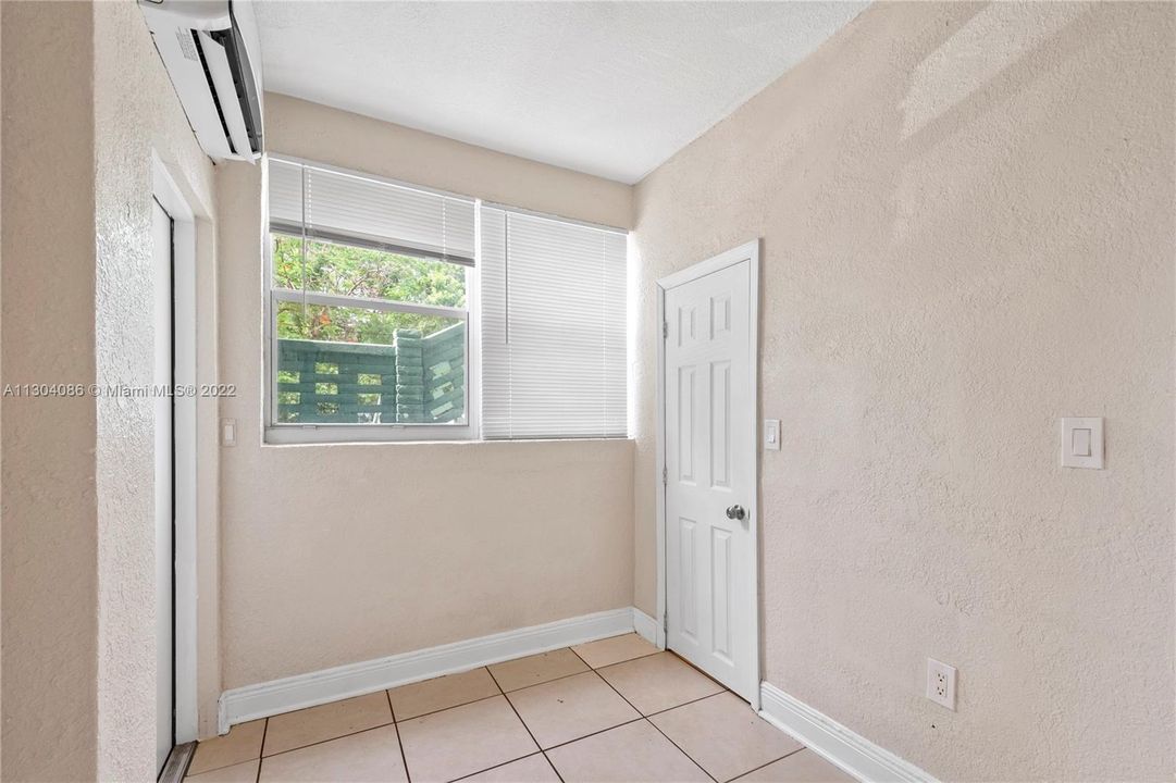 Недавно арендовано: $1,300 (0 спален, 1 ванн, 400 Квадратных фут)