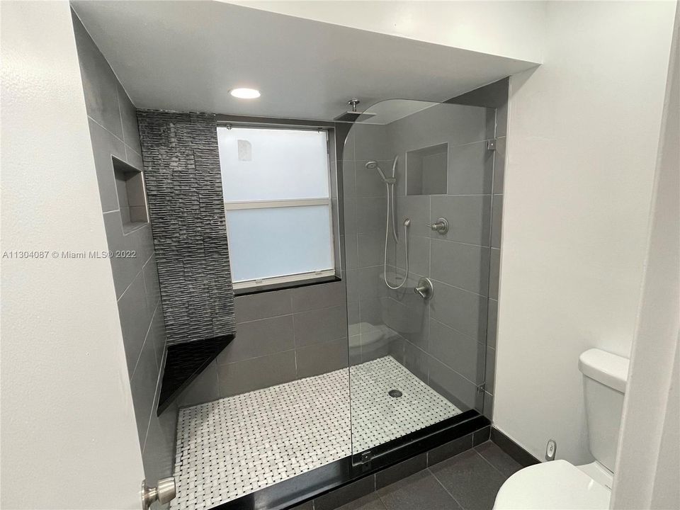 最近租的: $3,000 (2 贝兹, 2 浴室, 1265 平方英尺)