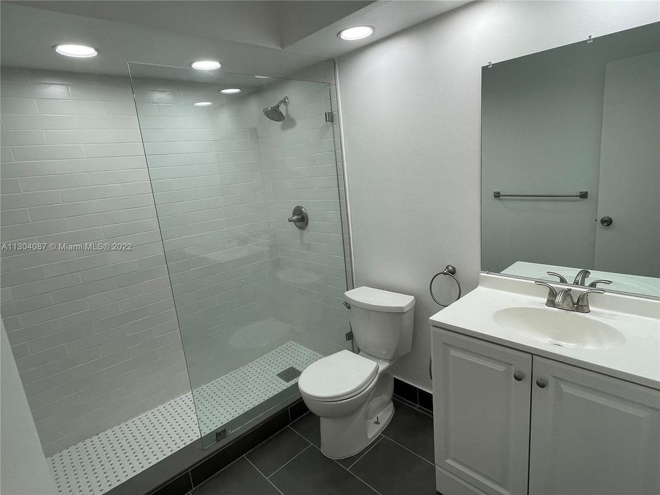 最近租的: $3,000 (2 贝兹, 2 浴室, 1265 平方英尺)