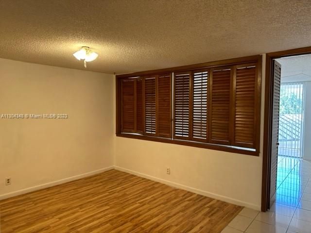 Recently Rented: $2,200 (1 beds, 2 baths, 1300 Square Feet)