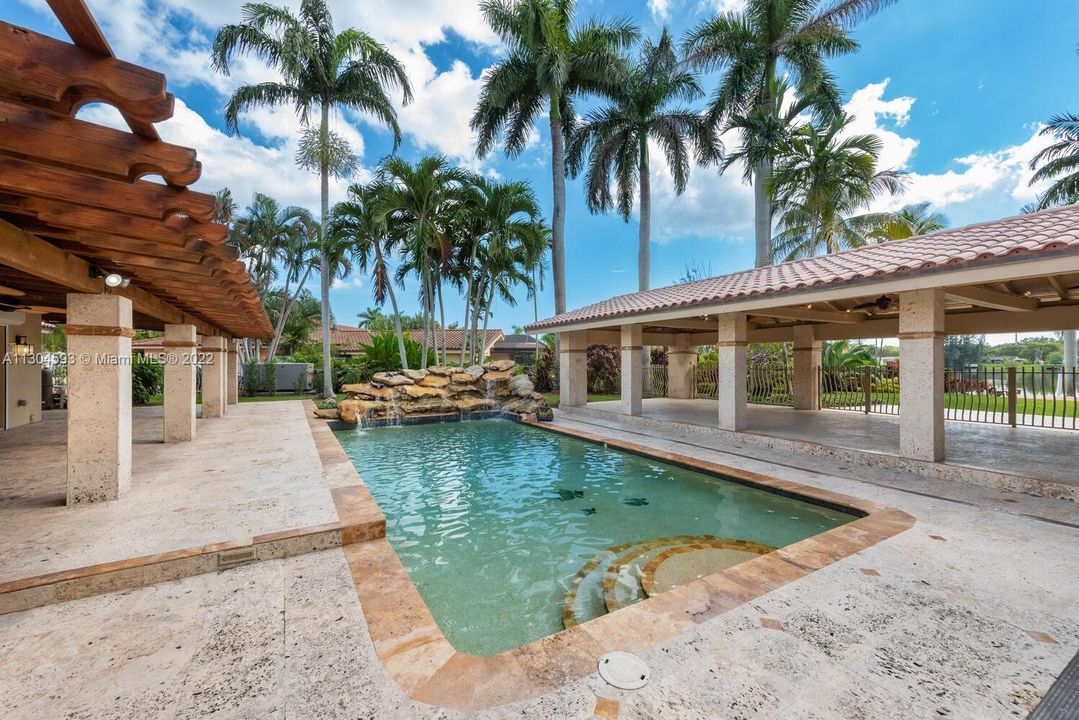 Recently Sold: $1,450,000 (4 beds, 4 baths, 3486 Square Feet)