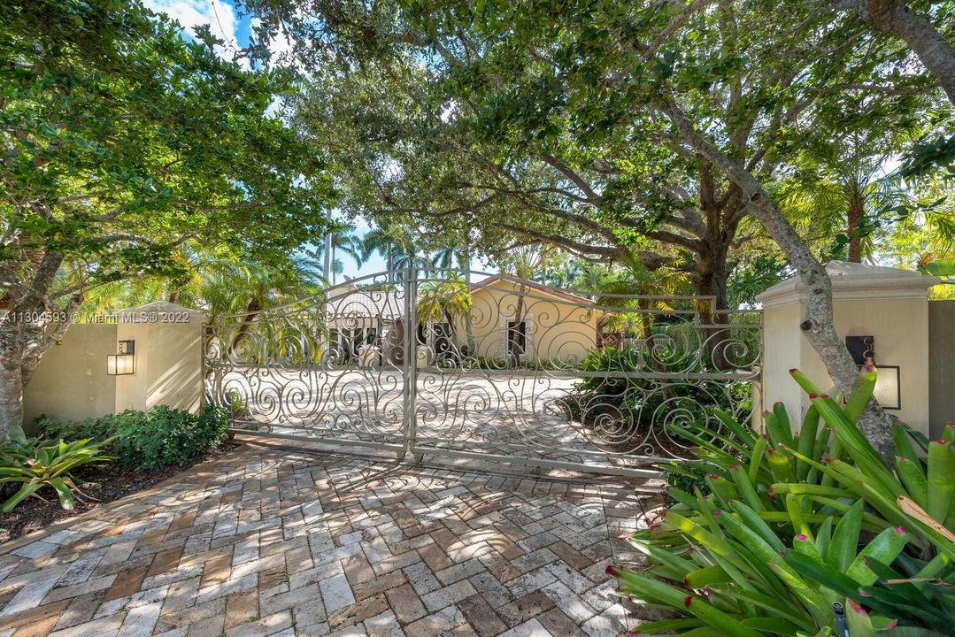 Recently Sold: $1,450,000 (4 beds, 4 baths, 3486 Square Feet)