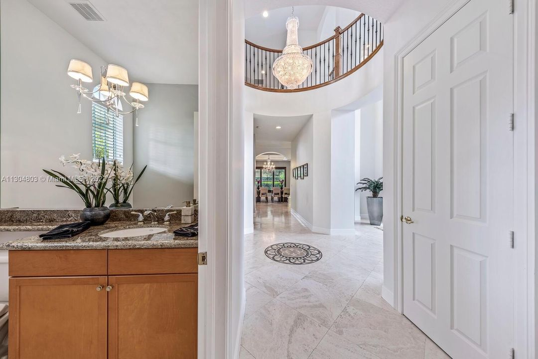 Recently Sold: $2,649,000 (5 beds, 5 baths, 5613 Square Feet)