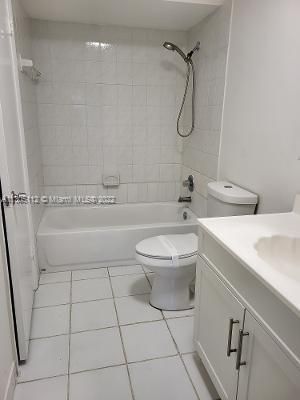Recently Rented: $1,750 (2 beds, 1 baths, 715 Square Feet)